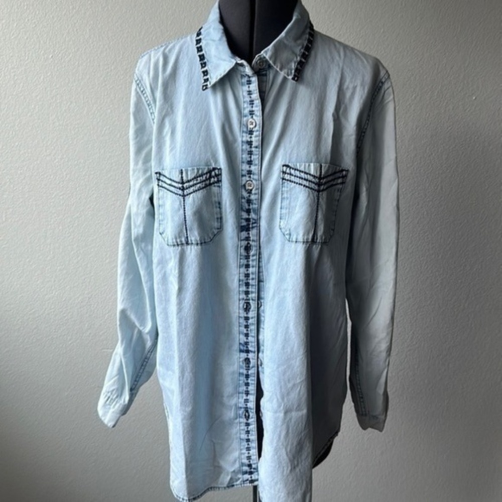 CAbi top light blue denim navy embroidery western flare size medium